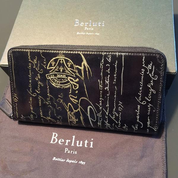 Berluti ゴールド×シルバーパティーヌ V字オープン長財布 8112308